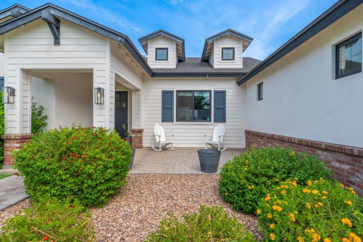 Luxurious With Private Pool - Sleeps 14