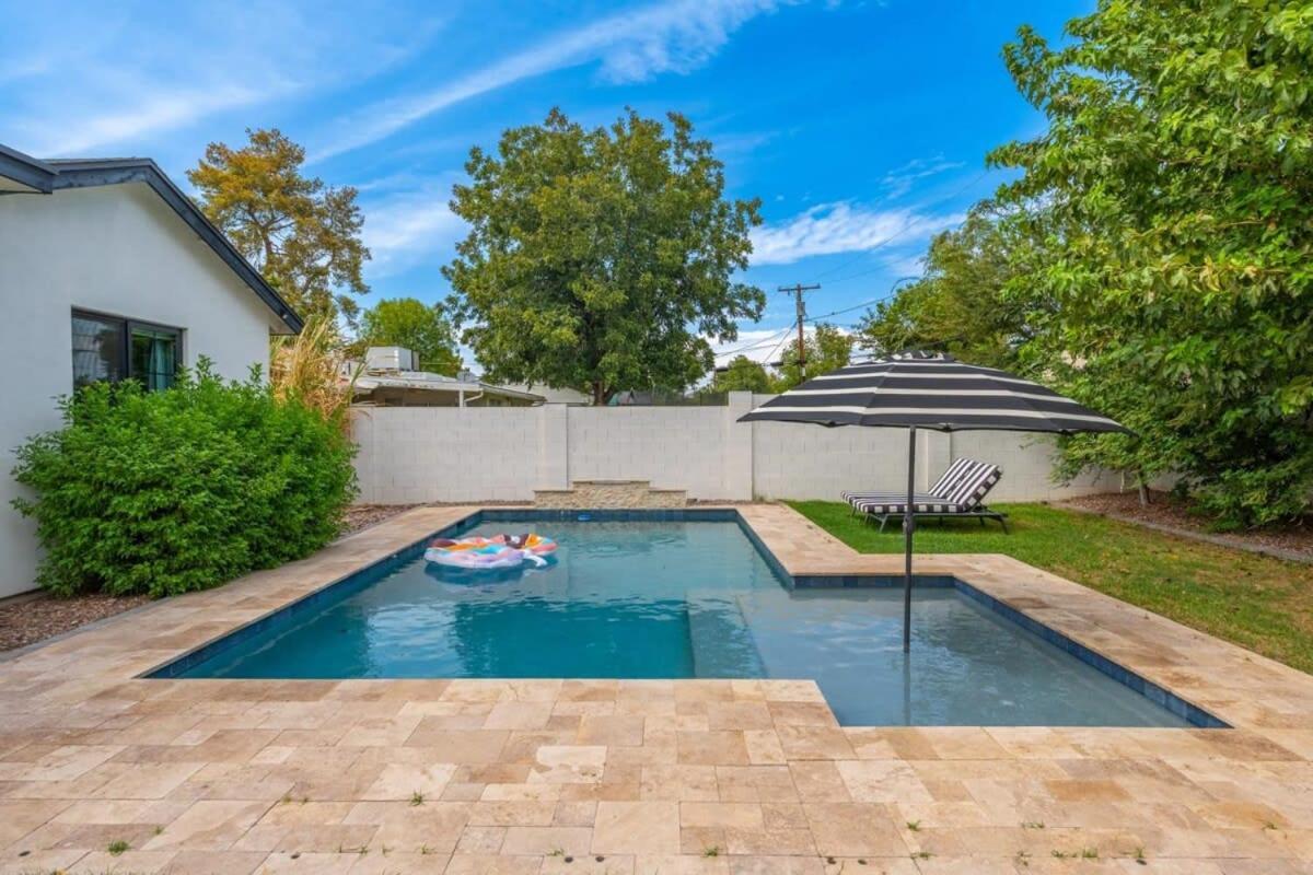 Luxurious With Private Pool - Sleeps 14 Holiday home *