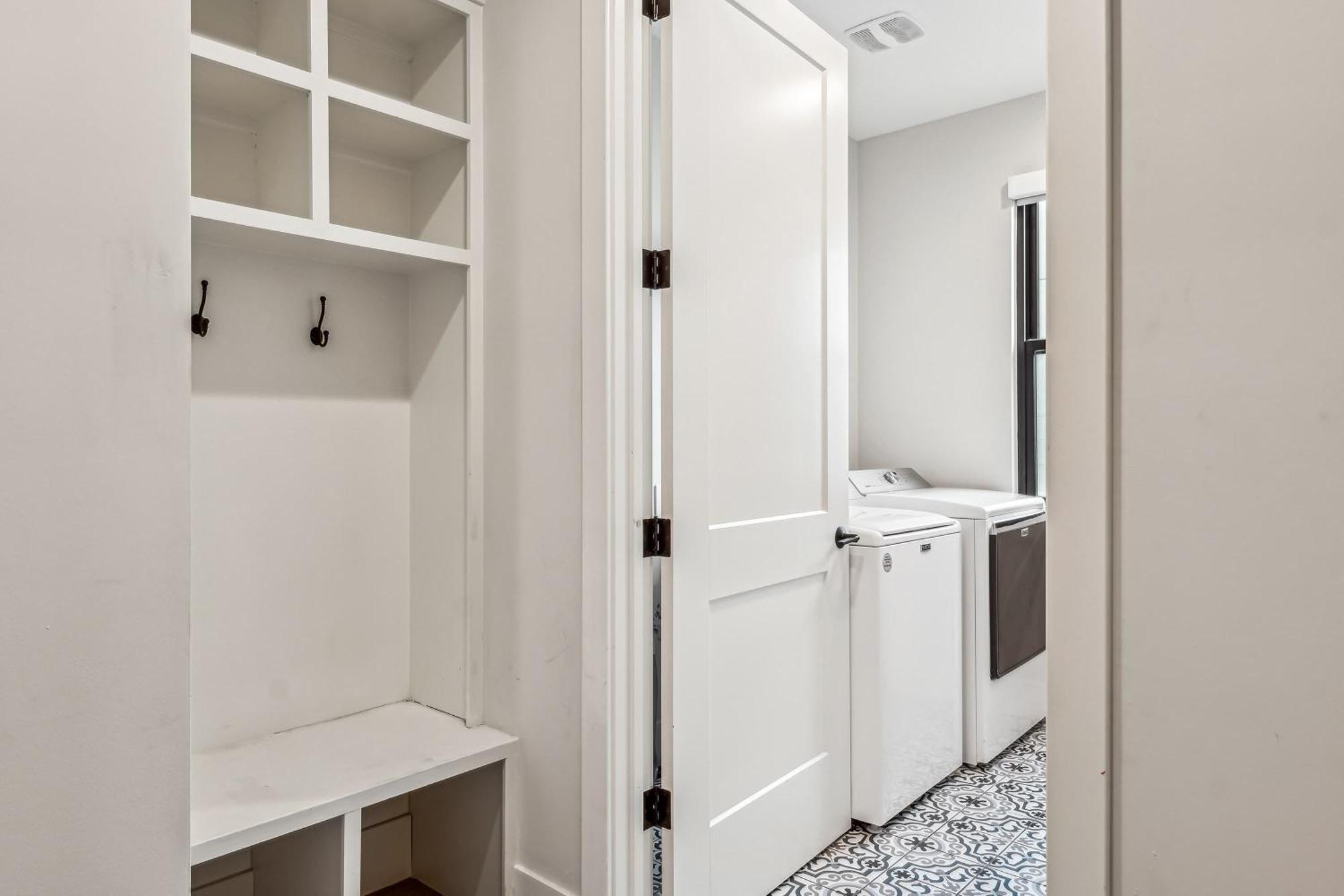 Luxurious With Private Pool - Sleeps 14
