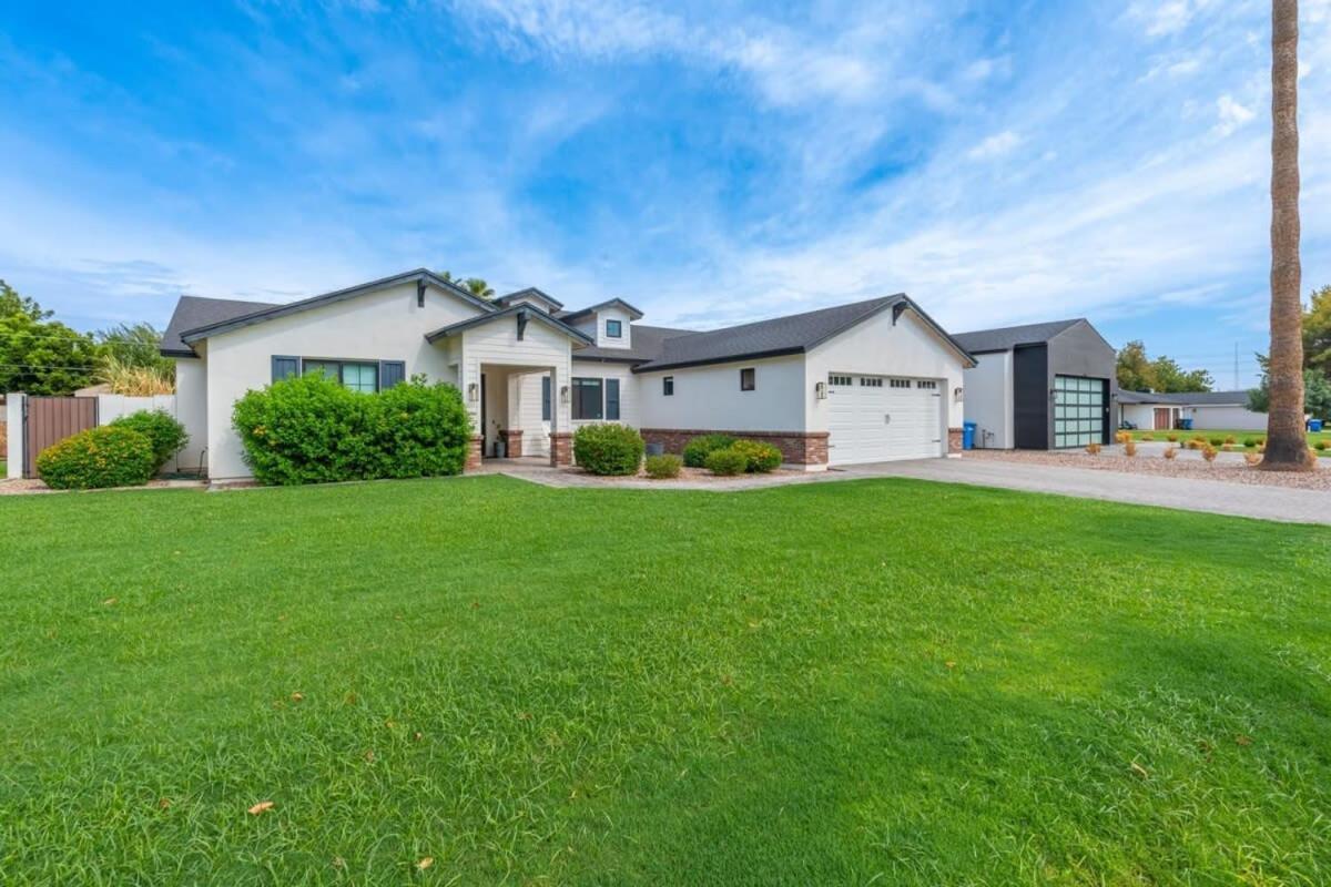 Luxurious With Private Pool - Sleeps 14 Phoenix