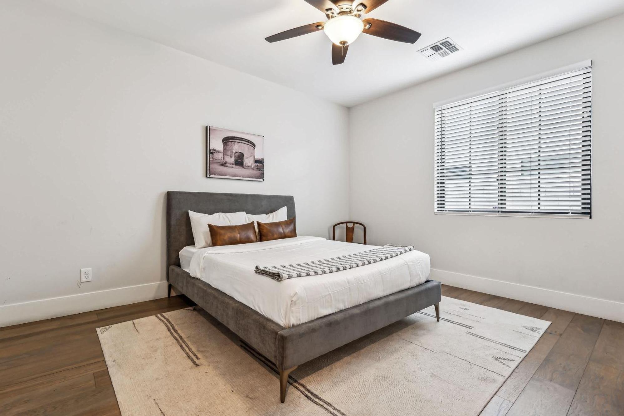 Luxurious With Private Pool - Sleeps 14 * Phoenix
