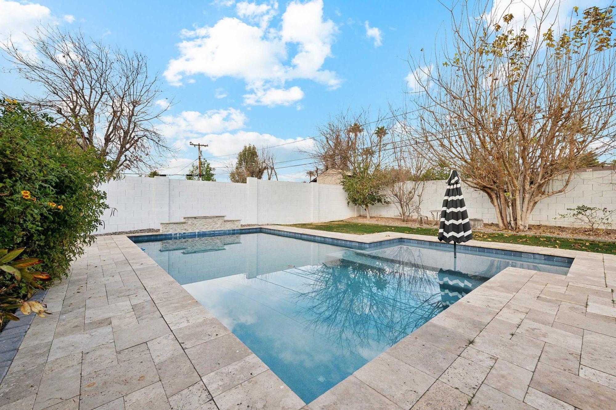 Luxurious With Private Pool - Sleeps 14 Holiday home *