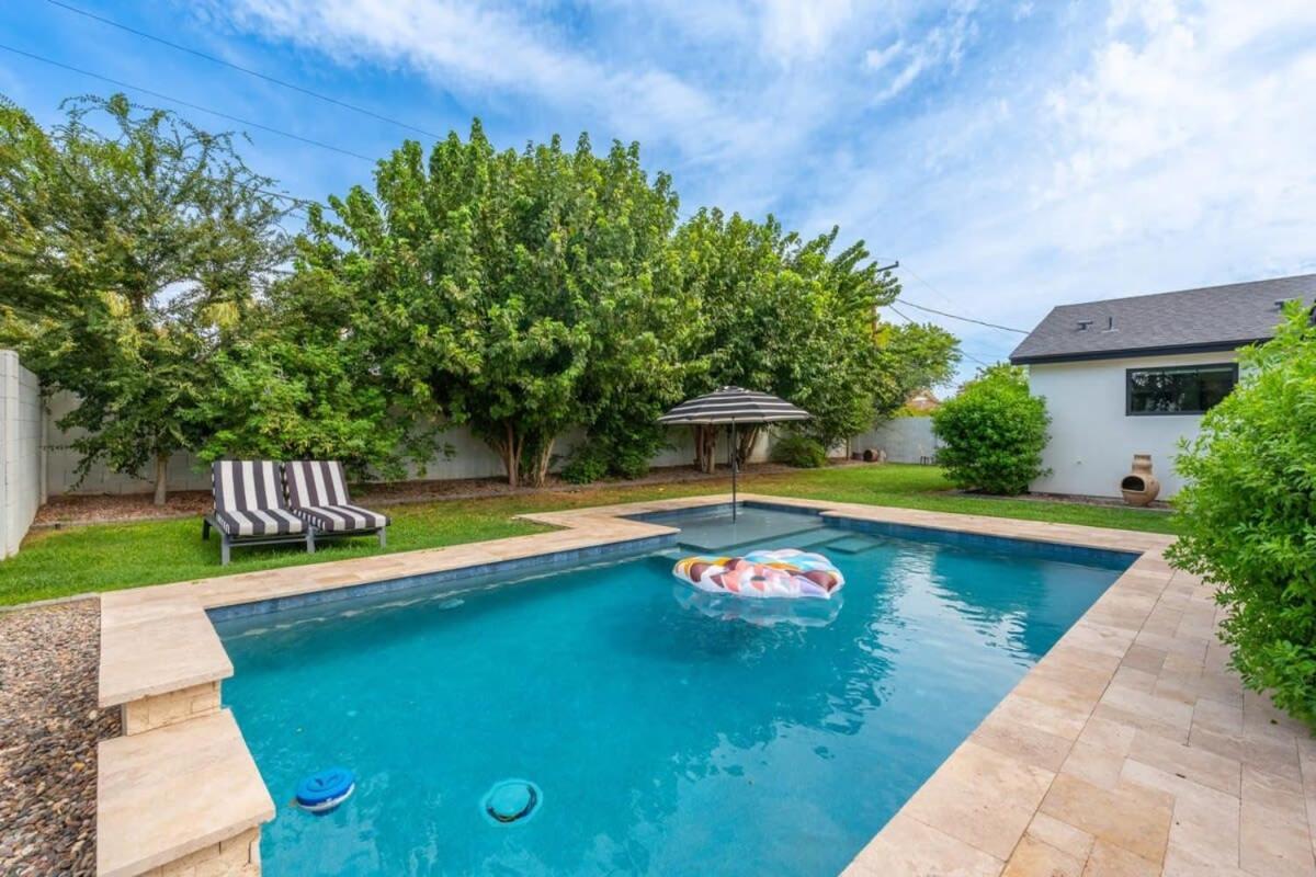 Luxurious With Private Pool - Sleeps 14