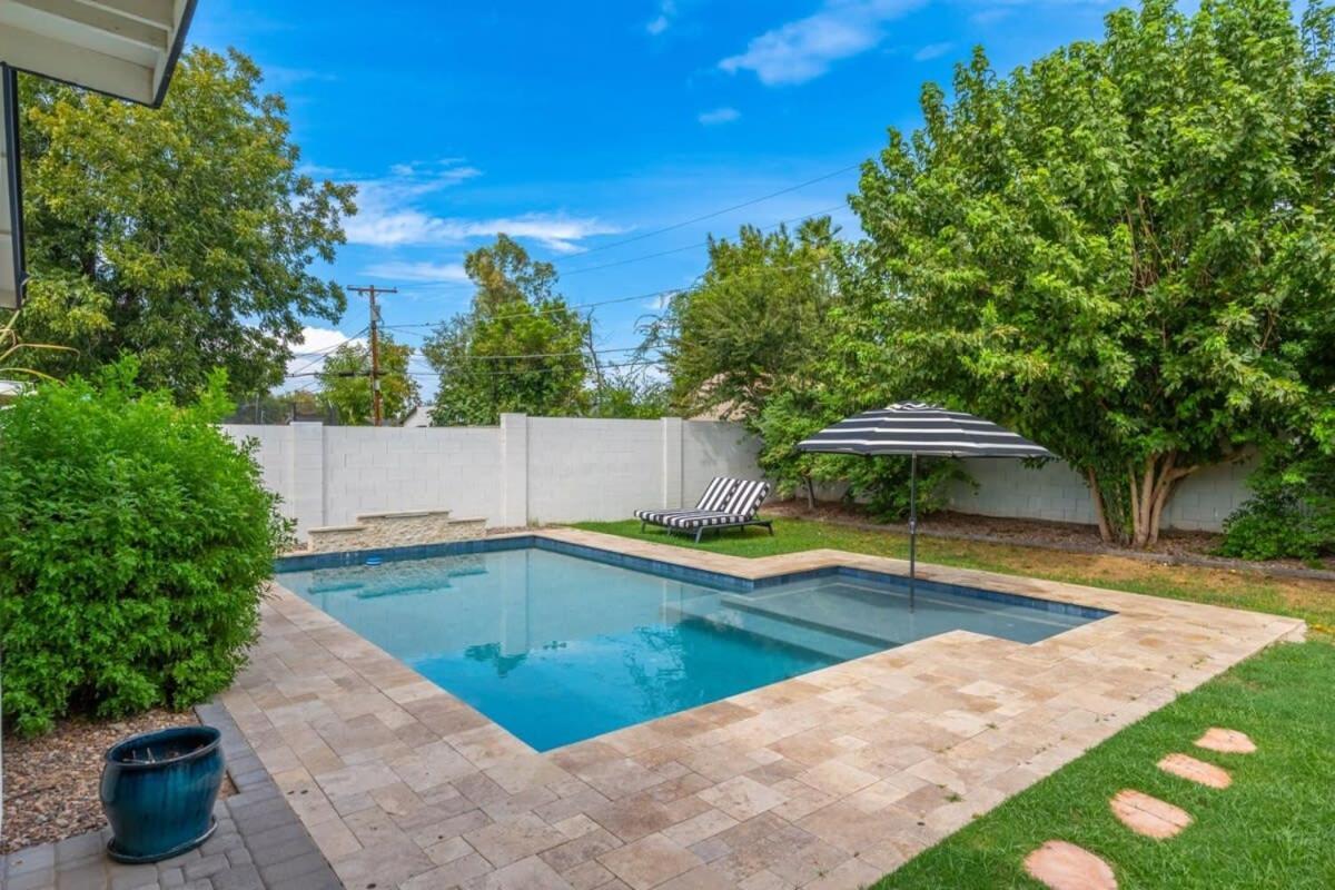 Luxurious With Private Pool - Sleeps 14 Holiday home