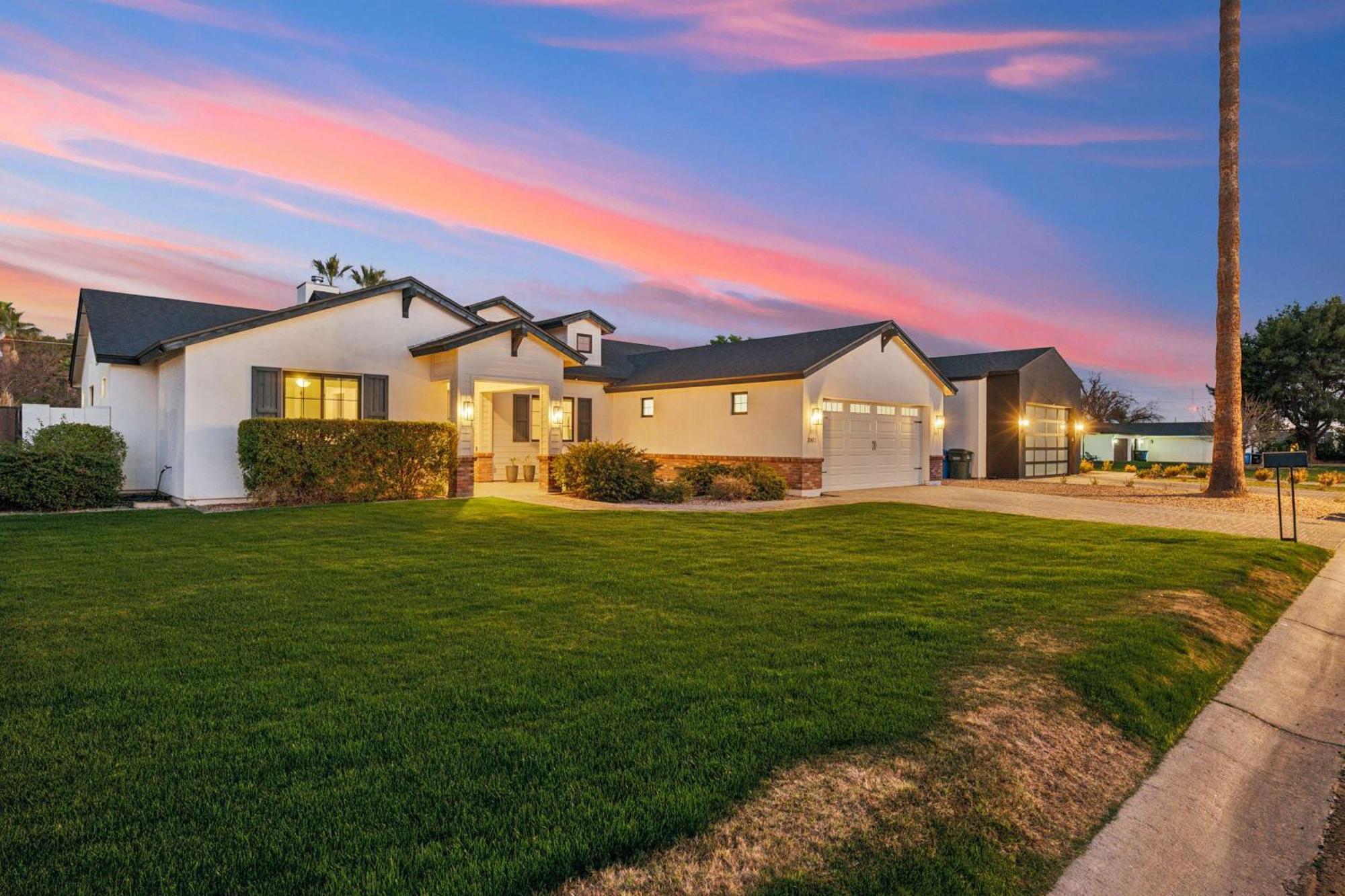 Luxurious With Private Pool - Sleeps 14 *